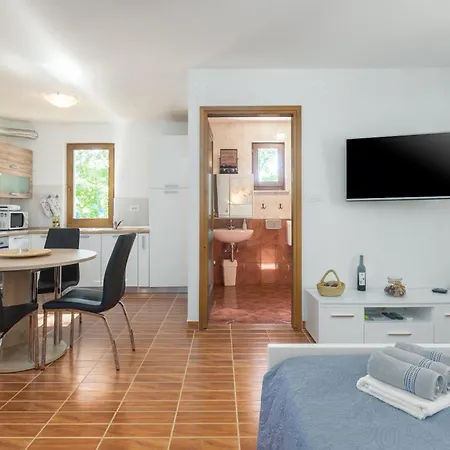 Holiday home Family Friendly House With A Swimming Pool Lindar, Istria - Sredisnja Istra - 14189 Pazin